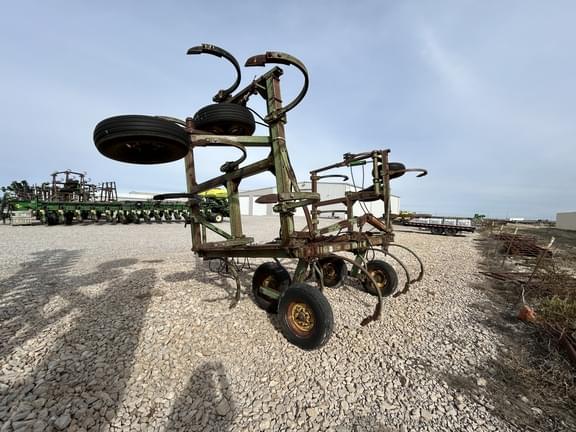 Image of John Deere 1600 equipment image 2