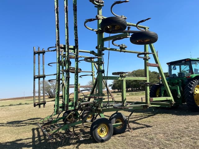 Image of John Deere 1600 equipment image 1