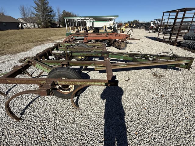 Image of John Deere 1600 equipment image 2