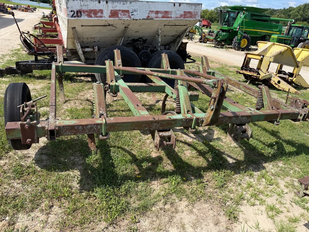 Image of John Deere 1600 Primary image
