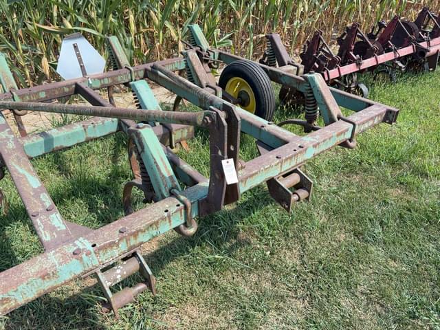 Image of John Deere 1600 equipment image 2