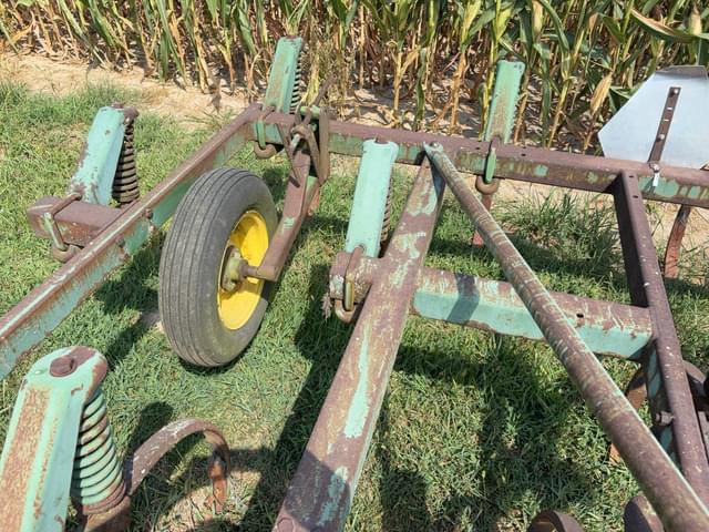 Image of John Deere 1600 equipment image 3