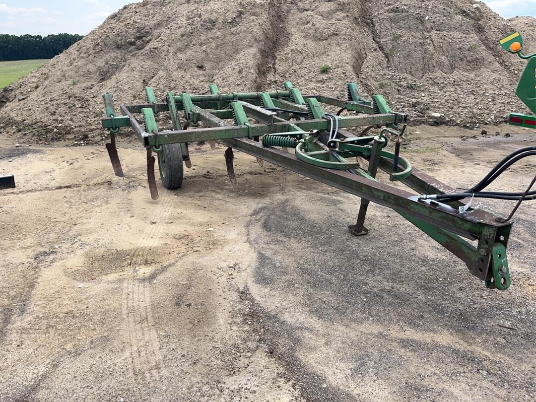 Image of John Deere 1600 Primary image