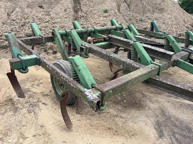 Image of John Deere 1600 equipment image 2