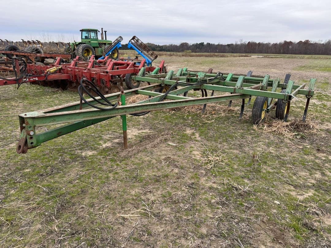 Image of John Deere 1600 Primary image