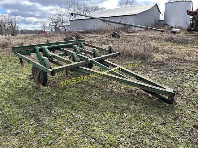 Image of John Deere 1600 equipment image 1