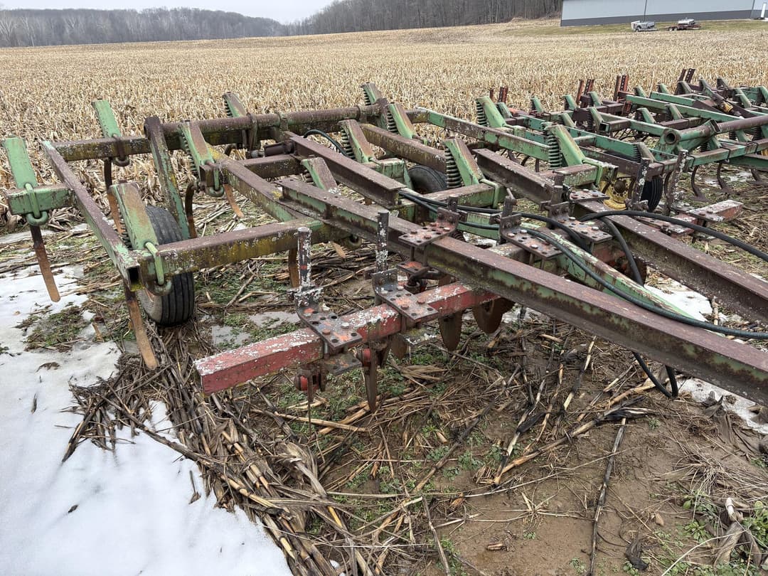 Image of John Deere 1600 Image 1