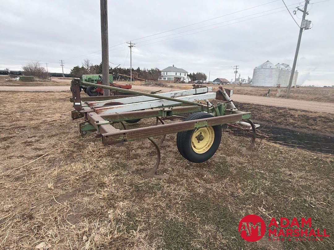 Image of John Deere 1600 Primary image