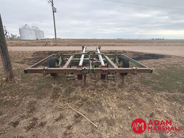 Image of John Deere 1600 equipment image 2