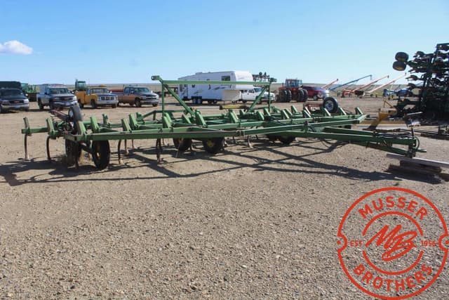 Image of John Deere 1600 equipment image 2