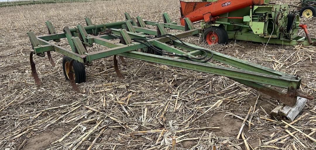 Image of John Deere 1600 Primary image