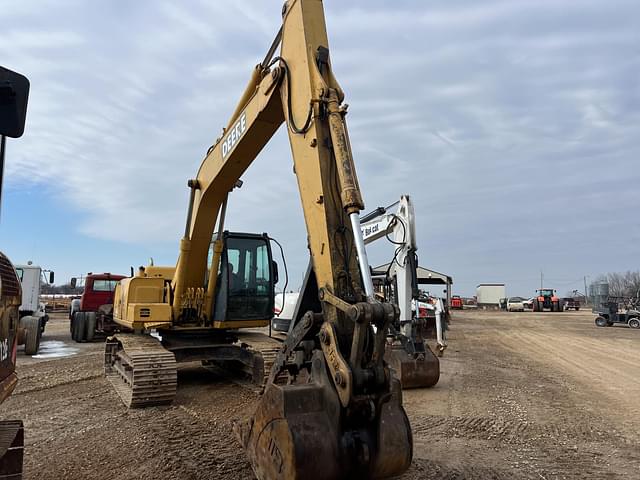 Image of John Deere 160C LC equipment image 4