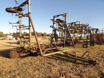 Main image John Deere 1610