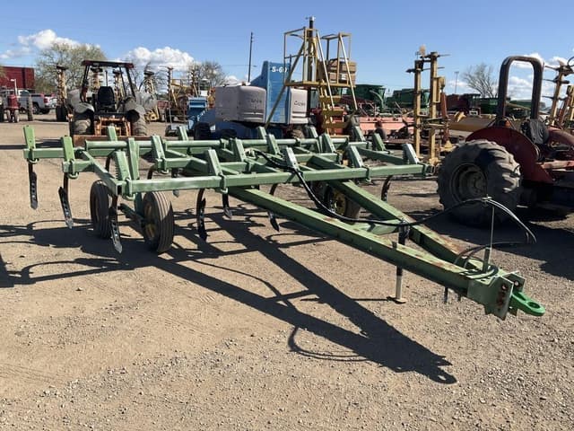 Image of John Deere 1610 equipment image 2