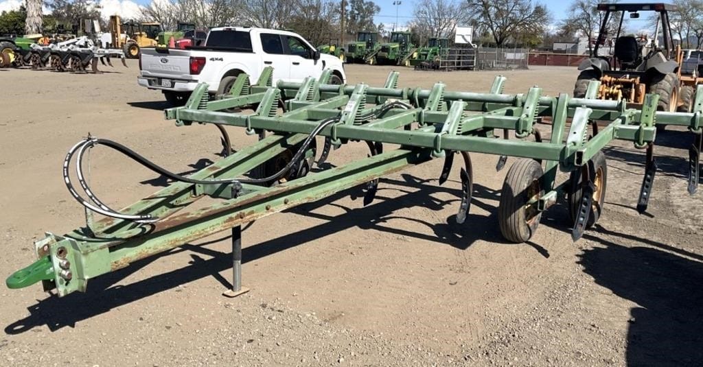 John Deere 1610 Equipment Image0