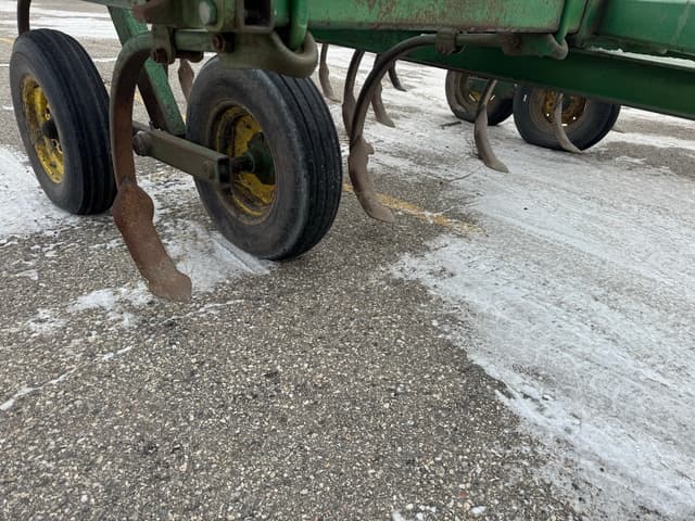 Image of John Deere 1610 equipment image 2