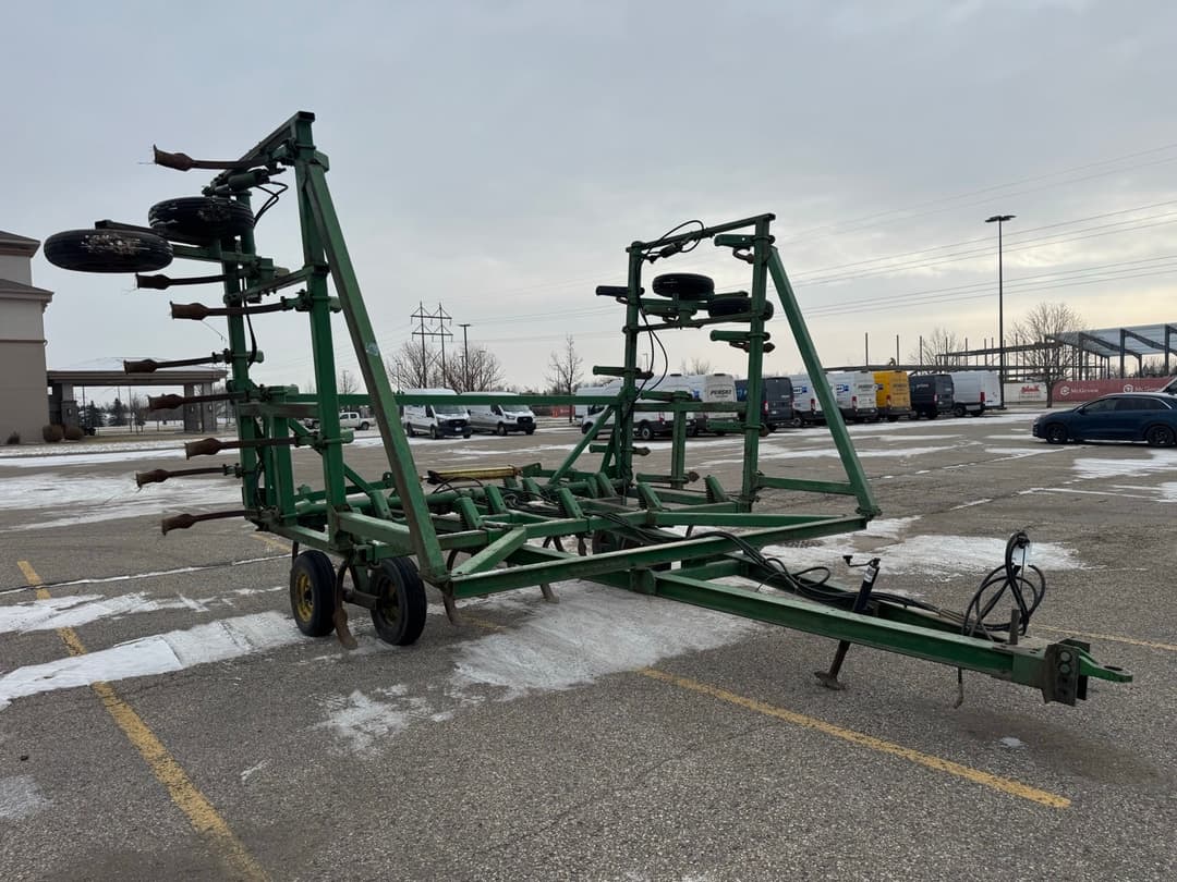 Image of John Deere 1610 Primary image