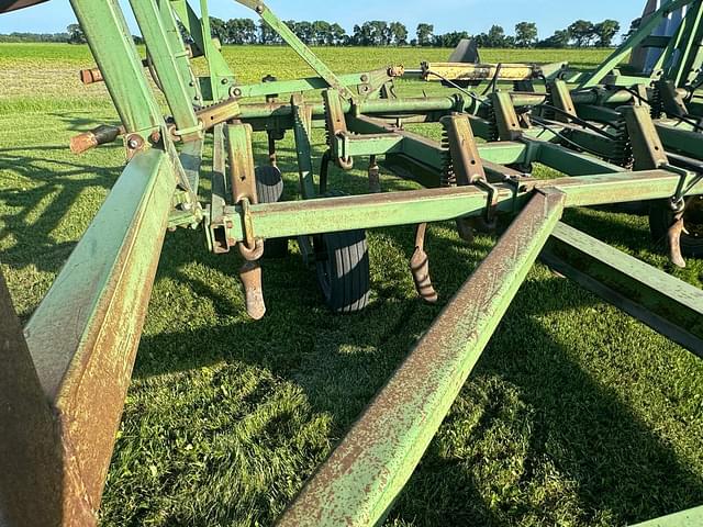 Image of John Deere 1610 equipment image 4