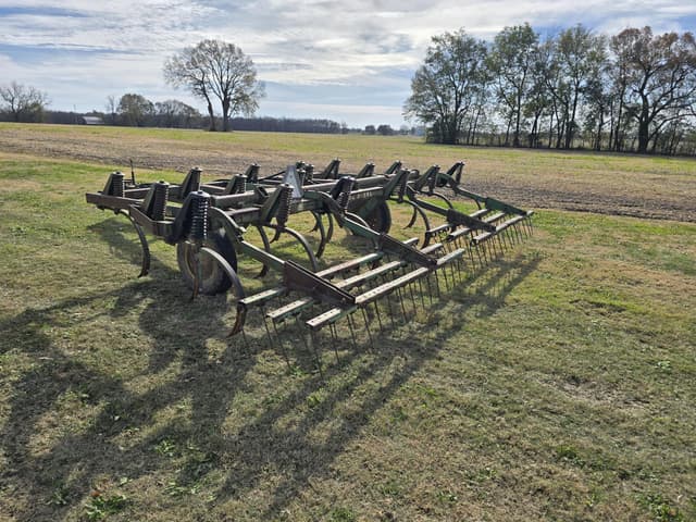 Image of John Deere 1610 equipment image 4