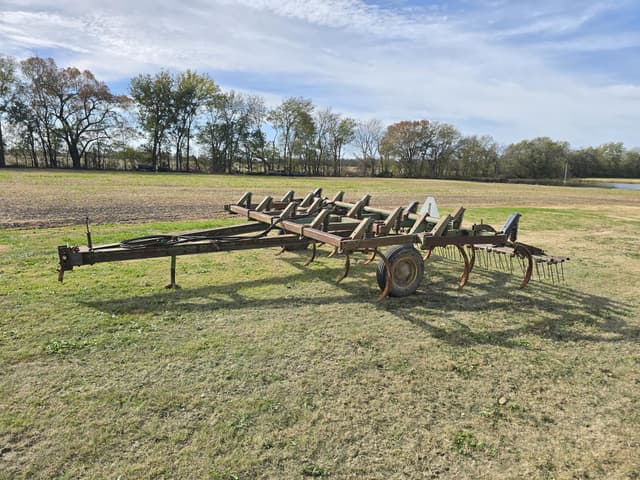 Image of John Deere 1610 equipment image 2