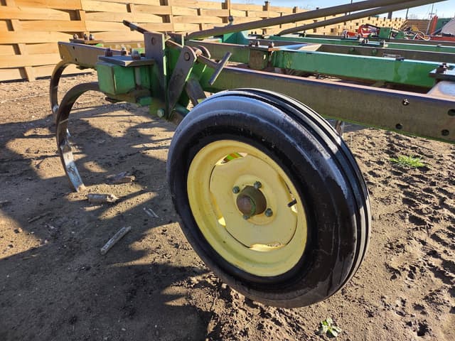 Image of John Deere 1610 equipment image 2