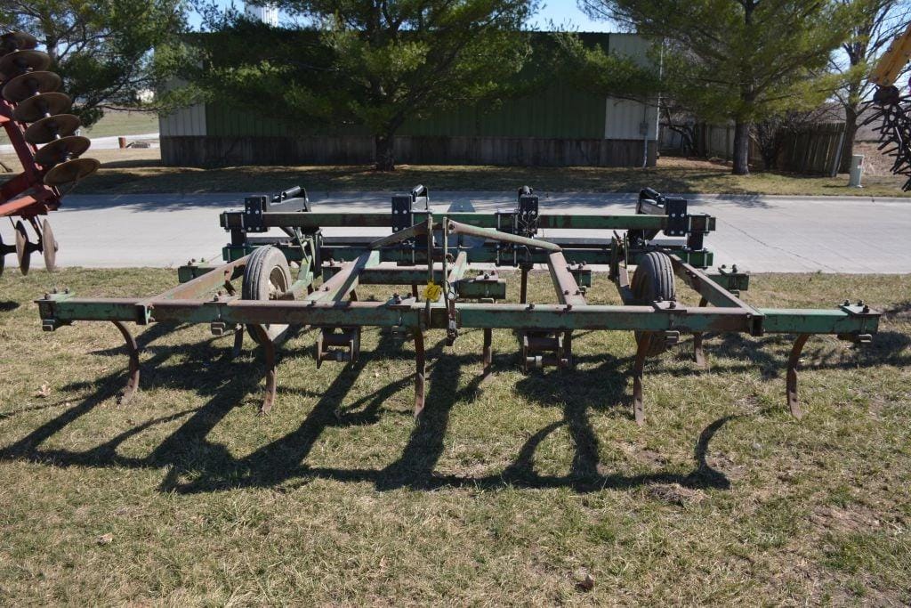 Main image John Deere 1610