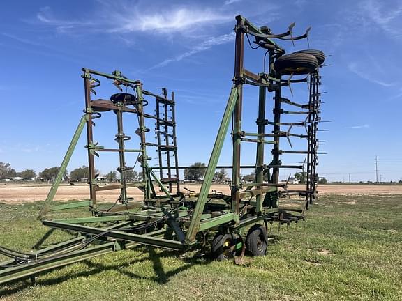 Image of John Deere 1610 equipment image 1