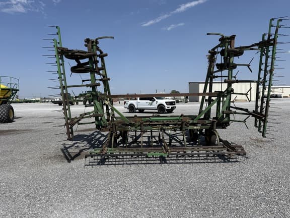 Image of John Deere 1610 equipment image 3