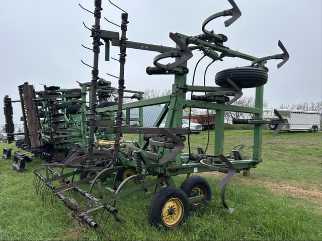 Image of John Deere 1610 equipment image 4