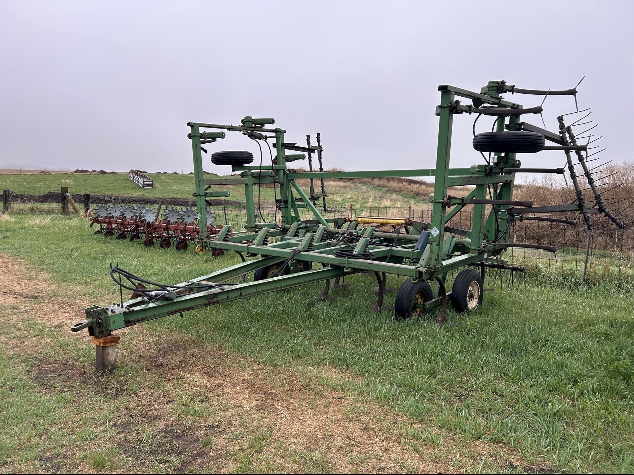 John Deere 1610 Equipment Image0