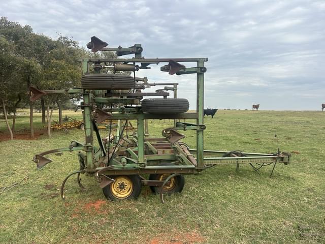 Image of John Deere 1610 equipment image 1