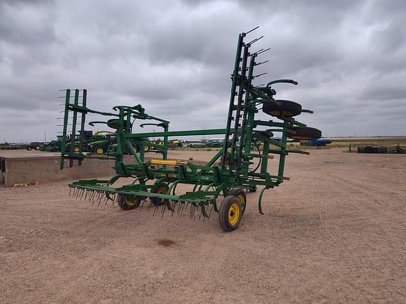 Image of John Deere 1610 equipment image 4