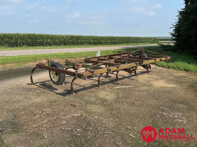 Image of John Deere 1610 equipment image 1