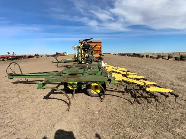 Image of John Deere 1610 equipment image 4