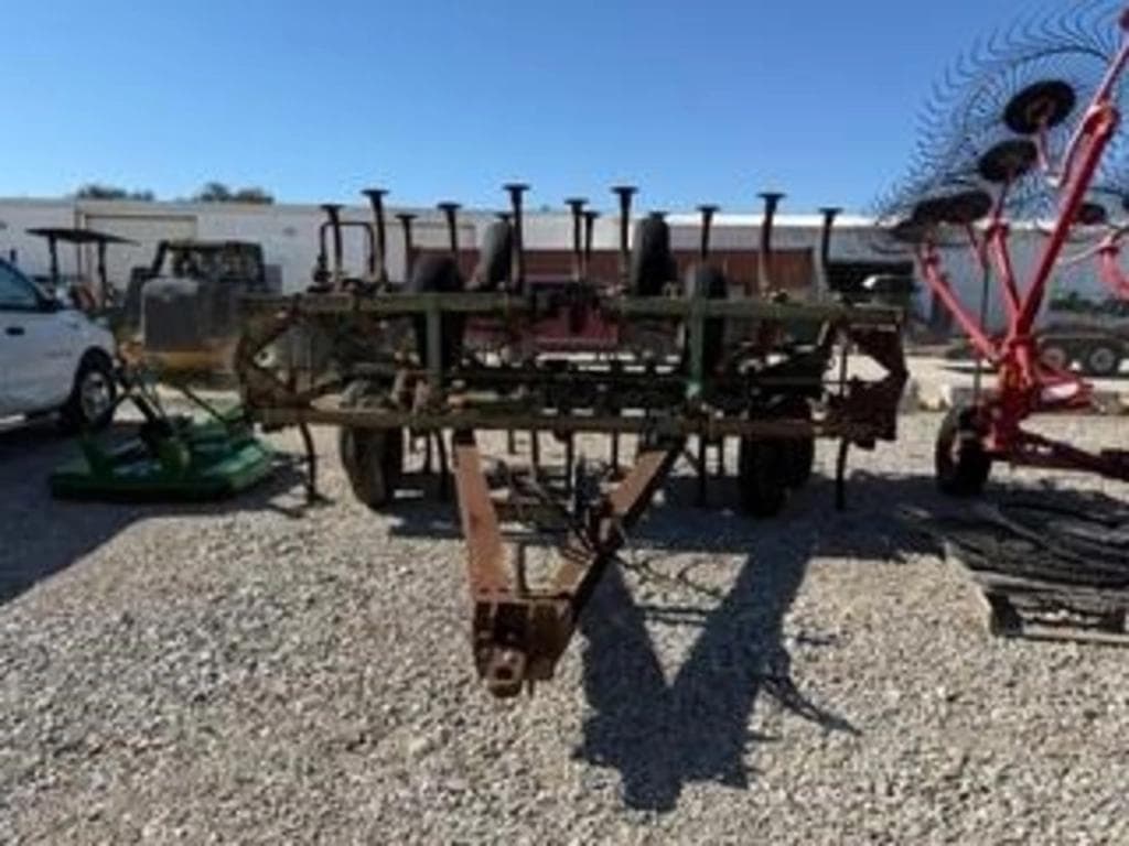 Image of John Deere 1610 Image 1