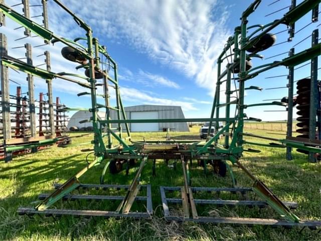 Image of John Deere 1610 equipment image 3