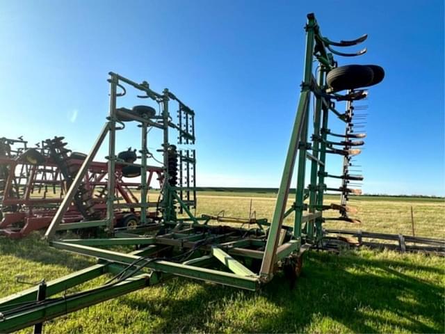 Image of John Deere 1610 equipment image 2
