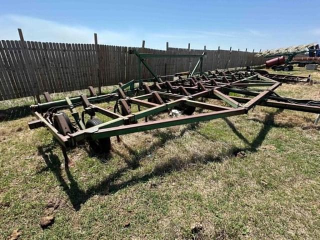 Image of John Deere 1610 equipment image 1