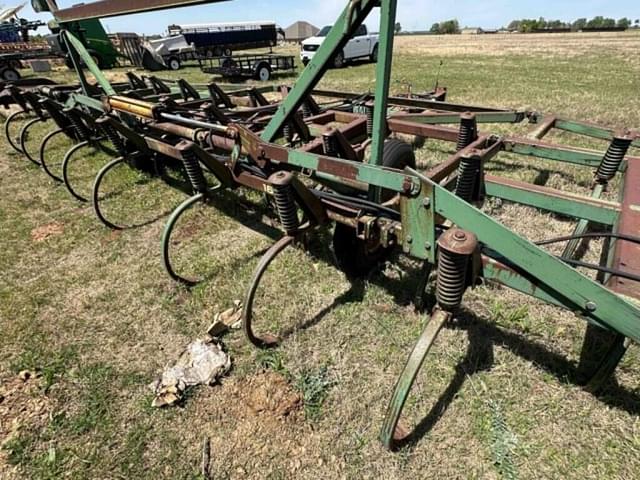 Image of John Deere 1610 equipment image 4