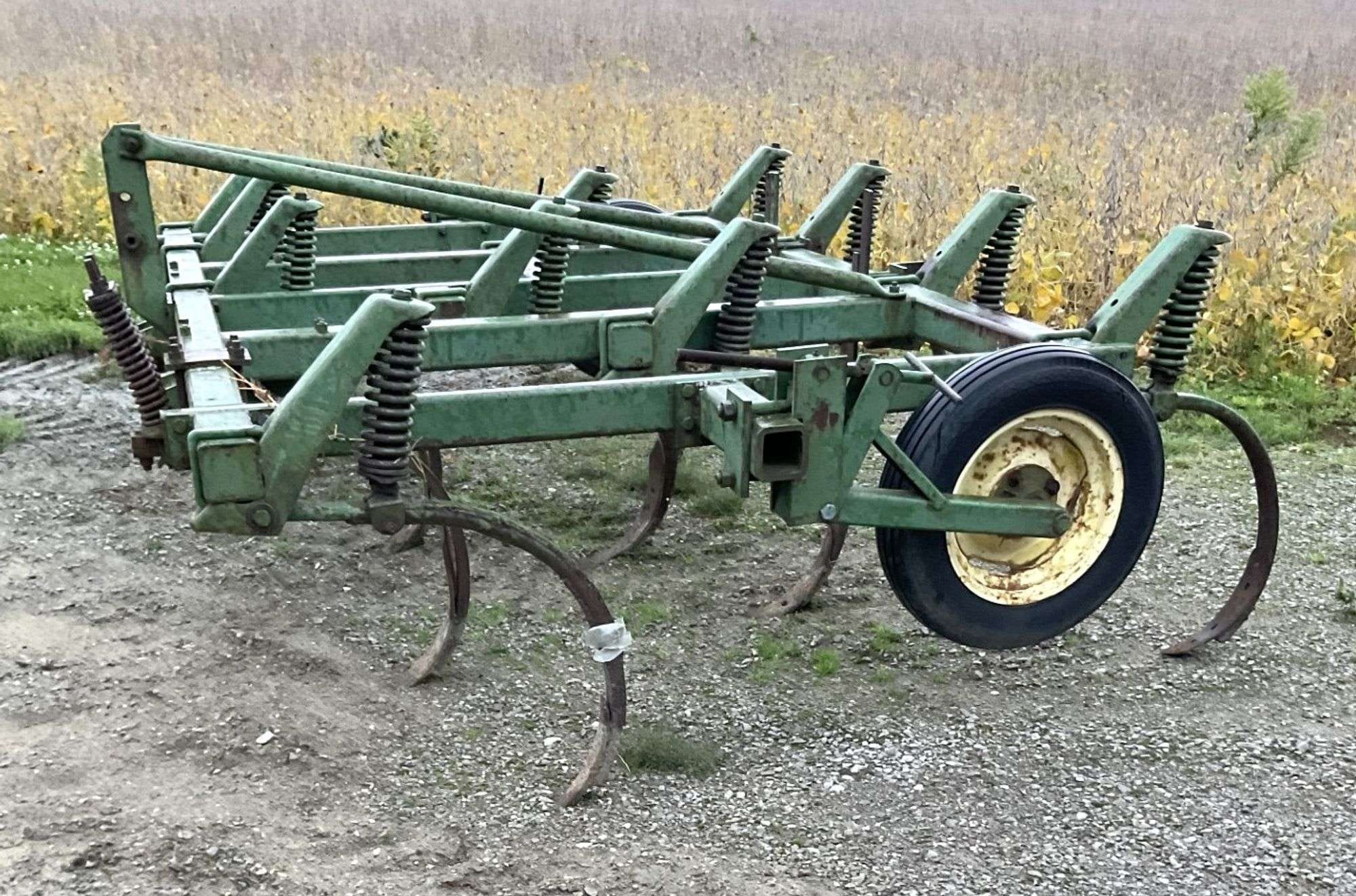 John Deere 1610 Equipment Image0