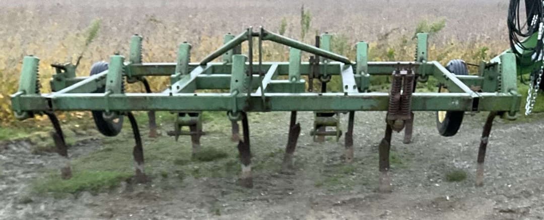 Image of John Deere 1610 Image 1