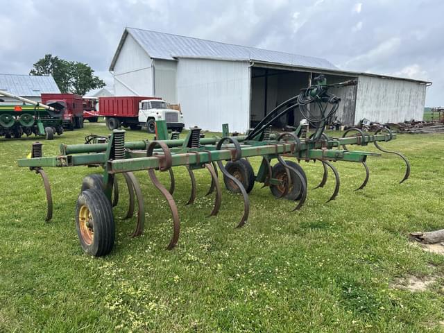 Image of John Deere 1610 equipment image 2