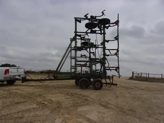 Image of John Deere 1610 equipment image 3