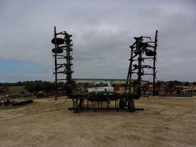 Image of John Deere 1610 equipment image 4