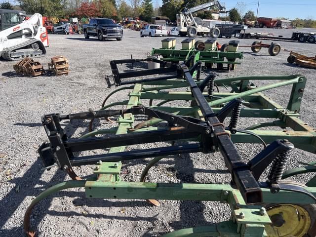 Image of John Deere 1610 equipment image 2