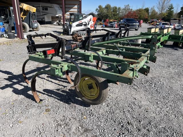 Image of John Deere 1610 equipment image 1