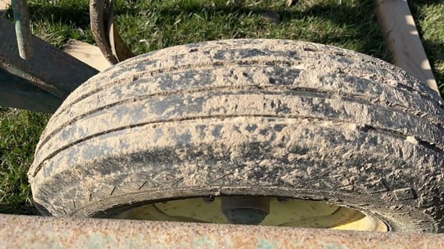 Image of John Deere 1610 equipment image 4