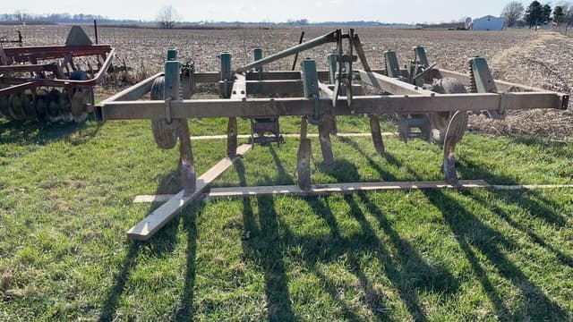 Image of John Deere 1610 equipment image 1