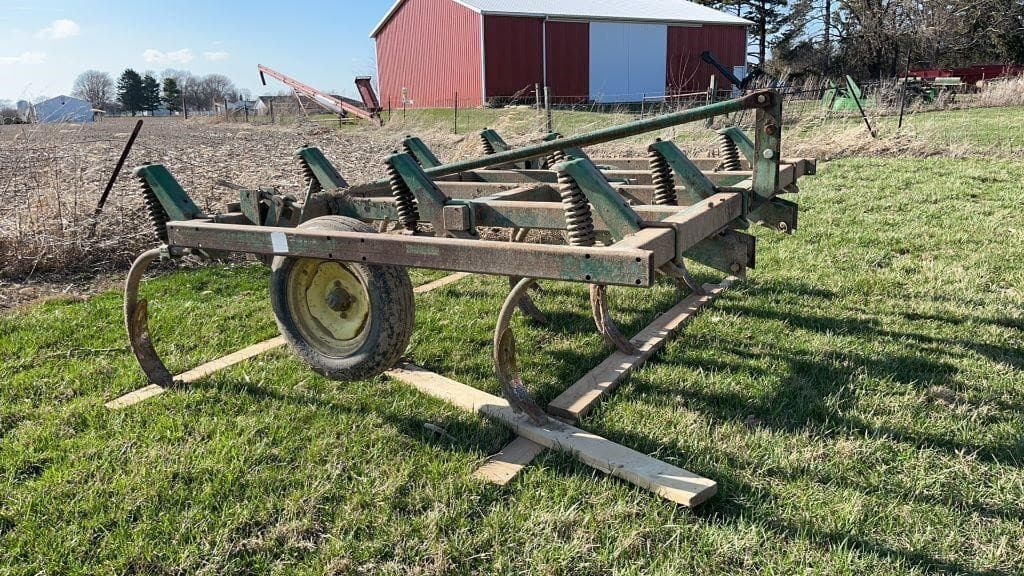 Image of John Deere 1610 Primary image