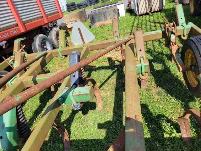 Image of John Deere 1610 equipment image 3